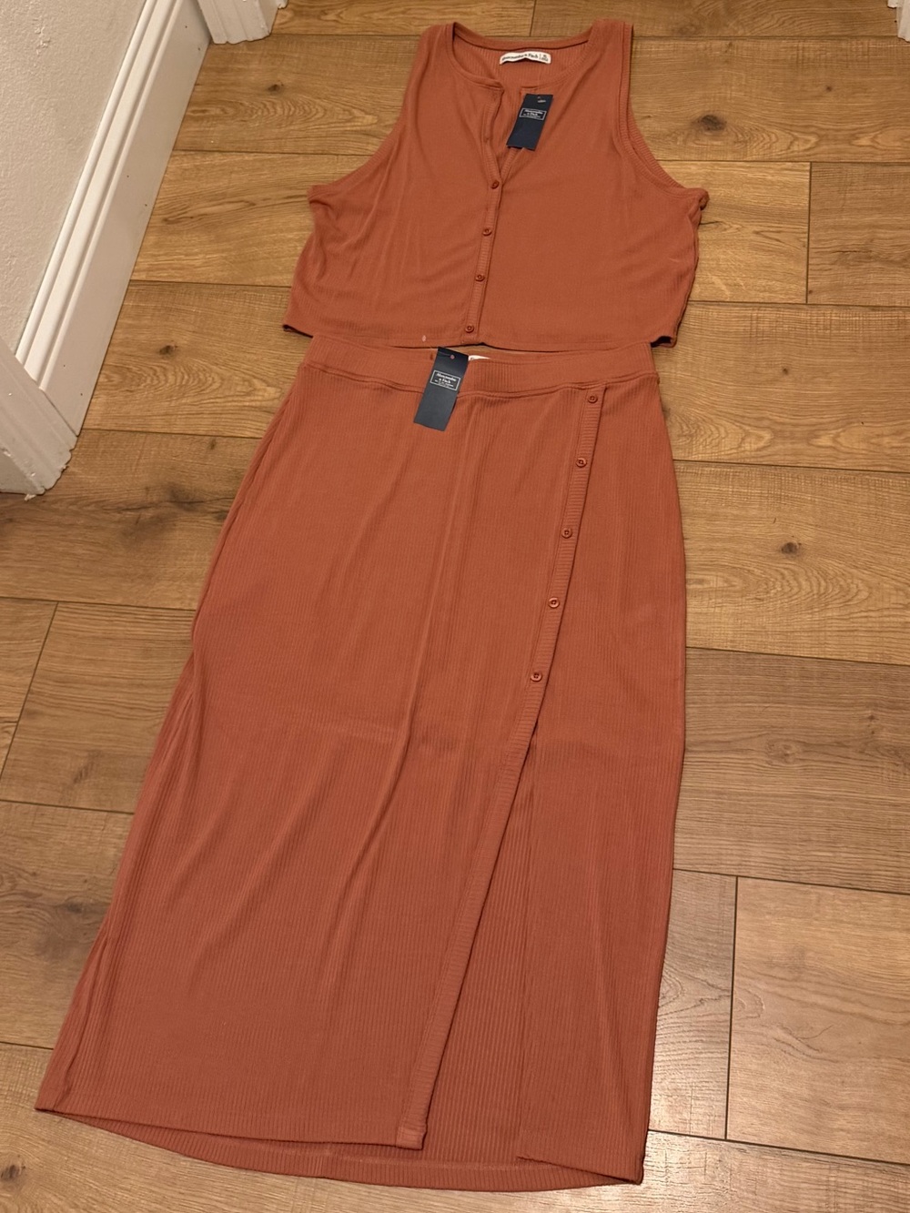 Ribbed Button-Front Crop Tank & Skirt Set - Rust
